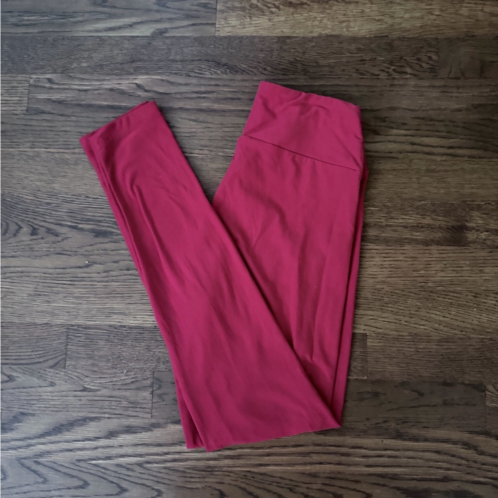 SOLID RED Leggings
